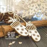 Чипборд ScrapBox - Композиция из двух варежек с остролистом Hh-144