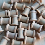 Деревянная катушка от Maya Road - Wood Mini Spools, размеры: 1см диаметр, высота 1.3см, 1 шт.