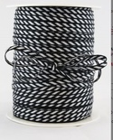 Лента от May Arts - Solid/Diagonal Stripes Black, цвет черный/белый, ширина 3 мм, длина 90 см