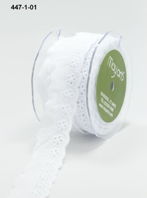 Кружево шитье от May Arts - White Broderie Anglasise/ eyelet trim May Arts Ribbon, 25 мм, цвет белый, длина 90 см