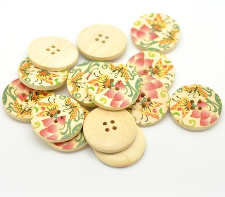 Деревянная пуговица Multicolor Butterfly Pattern B15465, диаметр 3 см, 1 шт.