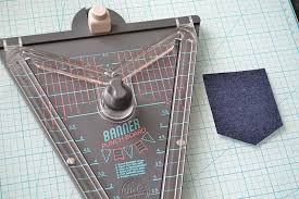 Доска для создания флажков от We R Memory Keepers  - Banner Punch Board