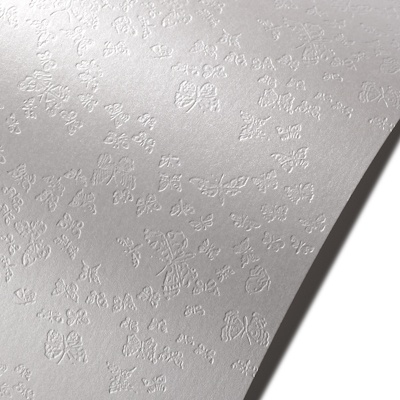 Дизайнерський картон з тисненням у метелики Astrosilver farfalle, 30х30 см, білий, 220 г/м2, 1 шт.