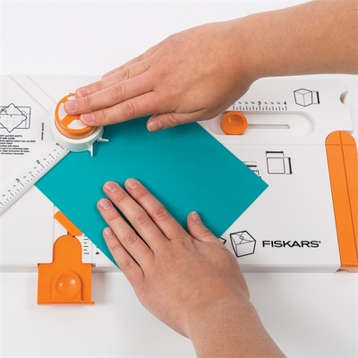 Доска для создания коробочек, конвертов, бантов Fiskars Box Maker Gifting Board