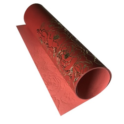 Отрез кожзама с тиснением  золотой фольгой Golden Pion Red 50 х 25 см, ТМ Фабрика Декора