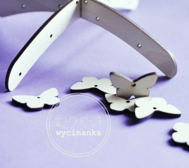 Деревянное украшение от  Wycinanka - Мини-мобиль с бабочками, 3 держателя 15,5 см, 8 бабочек 3 см, 10 дет.