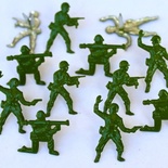 Набор брадсов Eyelet Outlet - Army Men Brads, 12 штук