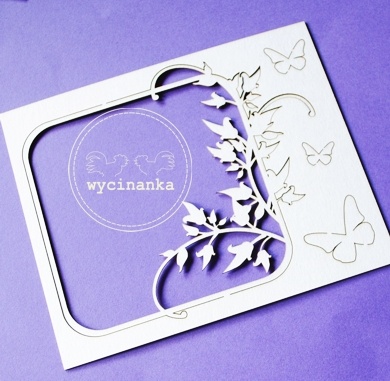 Чипборд от  Wycinanka  - Рамка с завитками и бабочками, 15x12,5 см